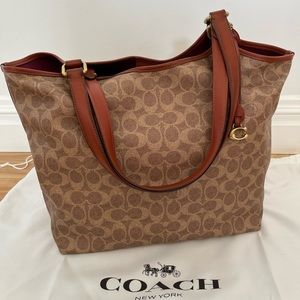 Coach Day Tote in Tan Rust Signature Canvas